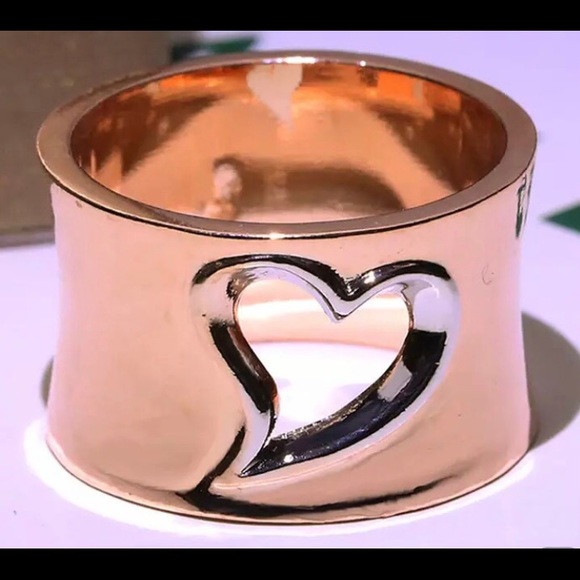 Shiny hollow heart rose gold ring, size 7 - Picture 3 of 3